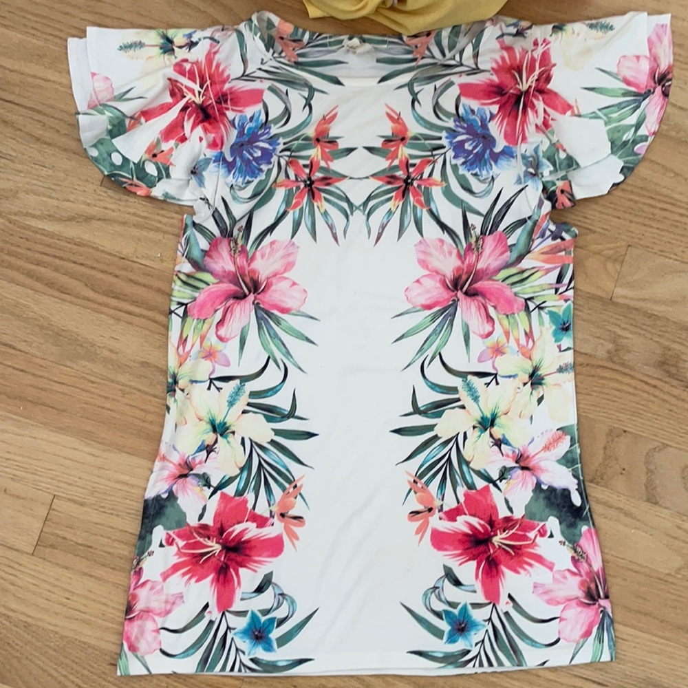Flower print t-shirt women’s S